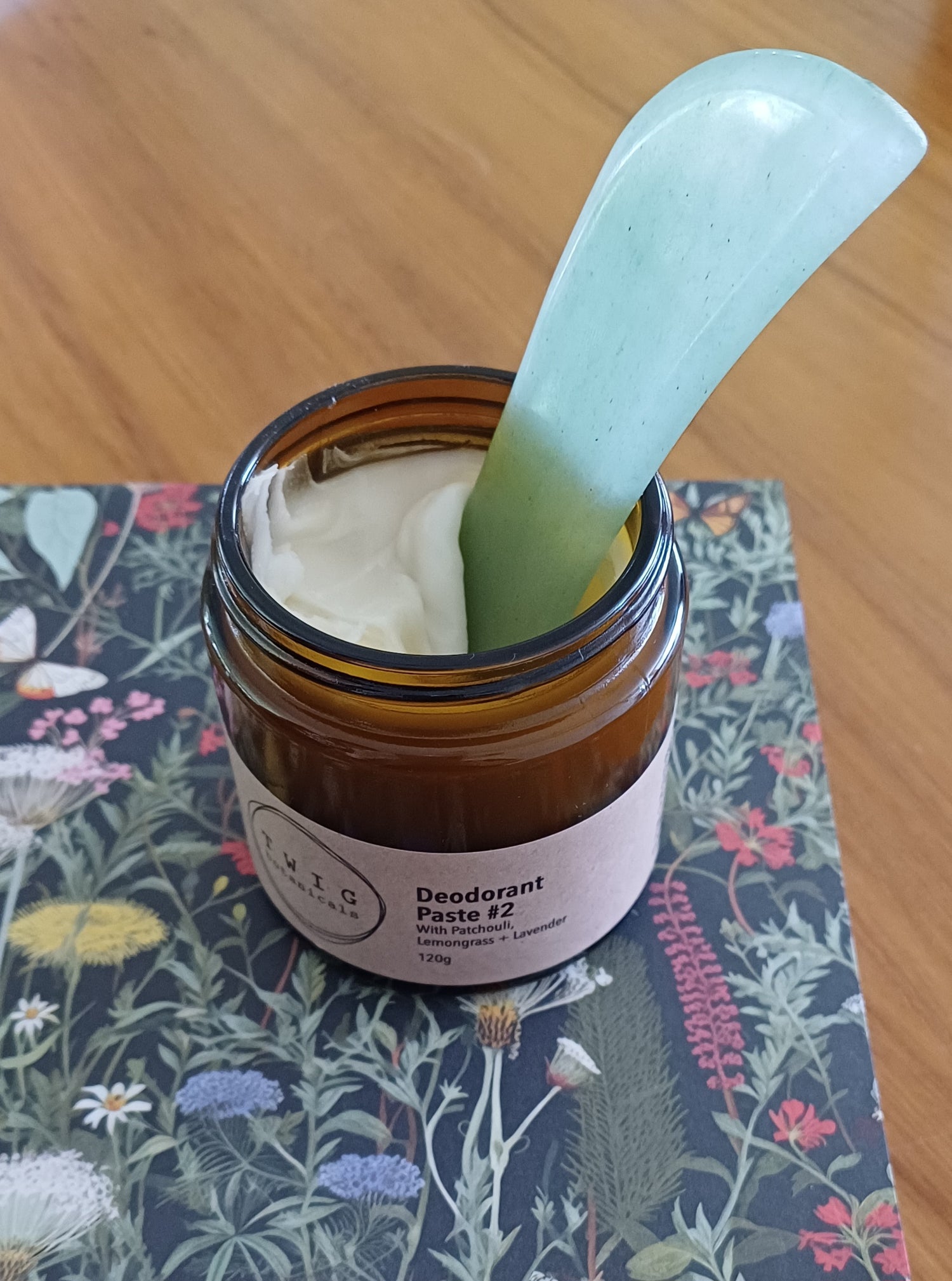 Twig botanicals jade stone deodorant applicator/gua sha for application of natural deodorant paste